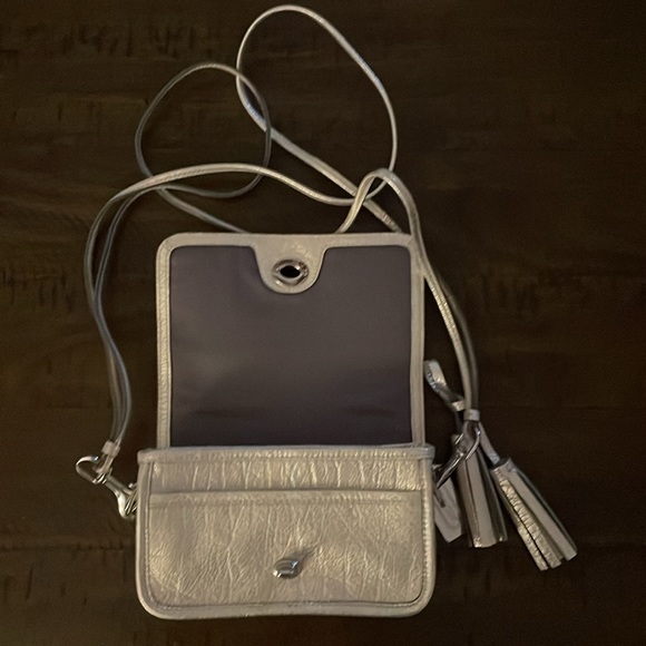 Crossbody like new coach bag - Picture 9 of 9